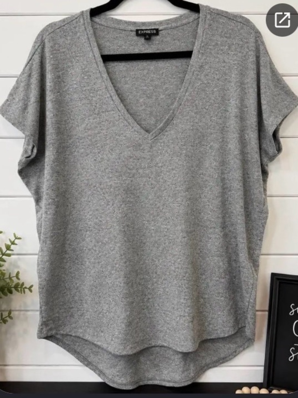 Express Women's Gray V-Neck Short Sleeve Tunic High Low Large